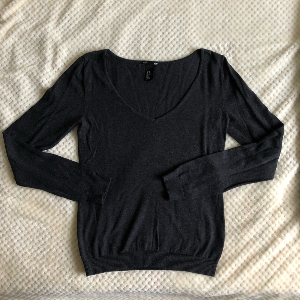 H&M V neck sweater